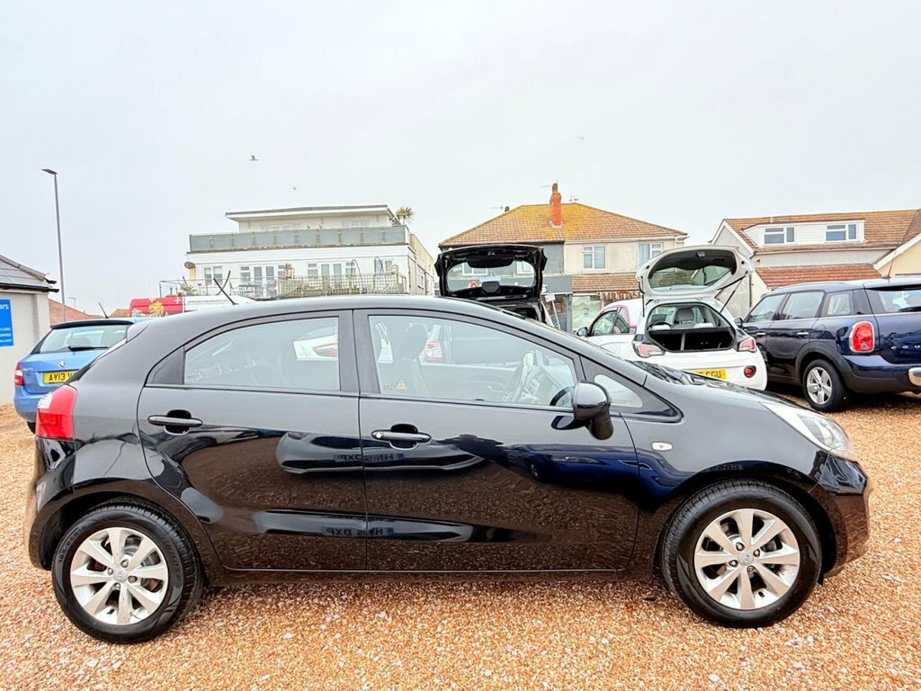 Kia RIO 1.3L Vr7 Black #2