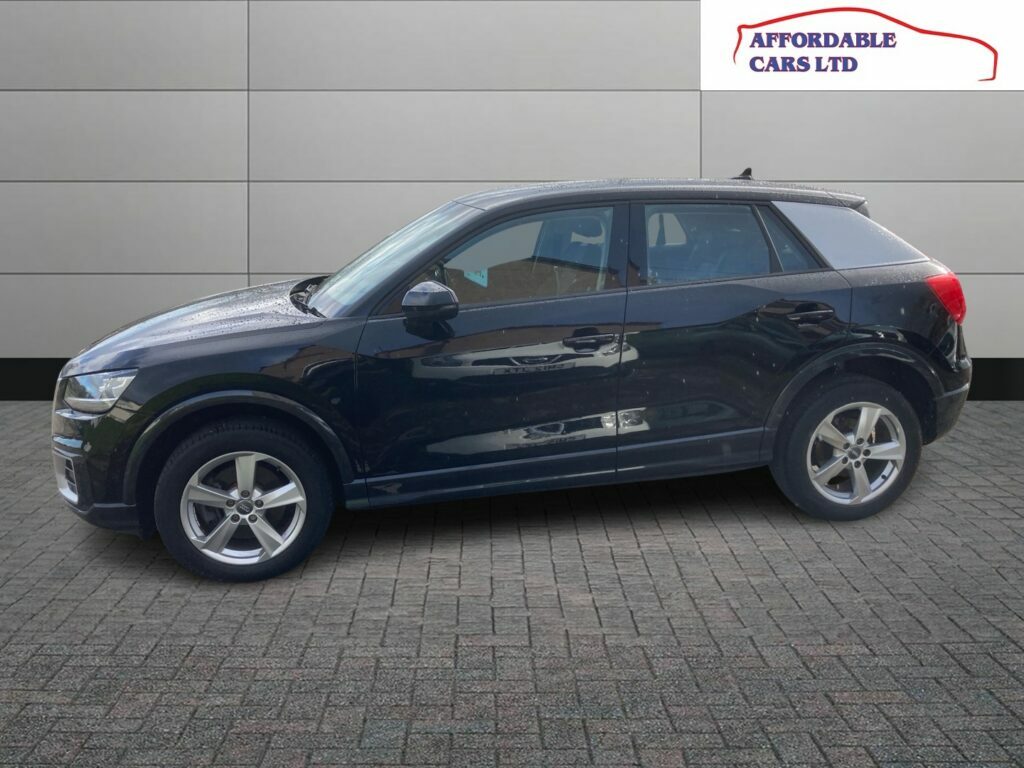 Audi Q2 1.4 Sport Tfsi Black #4
