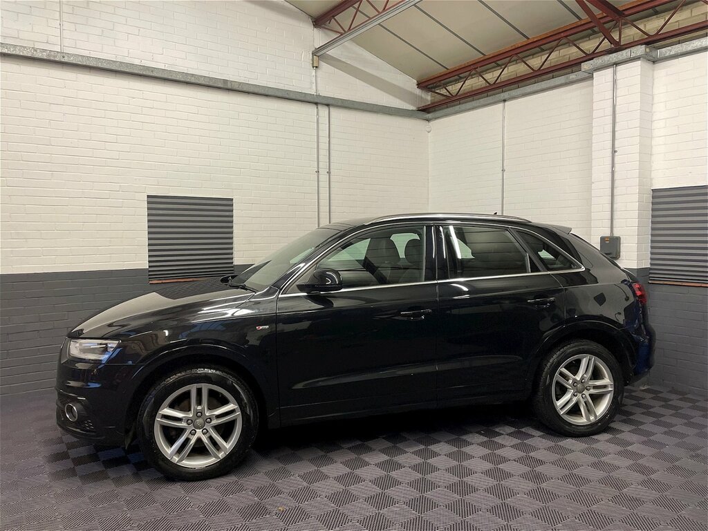 Audi Q3 Tdi S Line SB14NSV Black #4