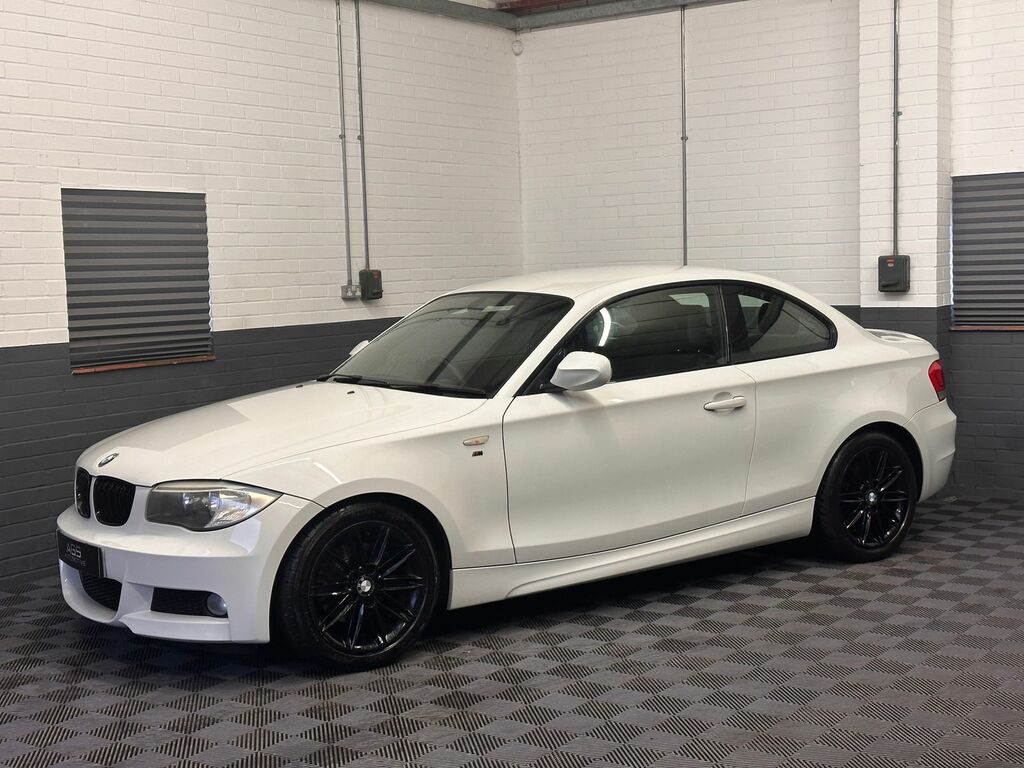 BMW 1 Series 1 Series Hatchback White #3