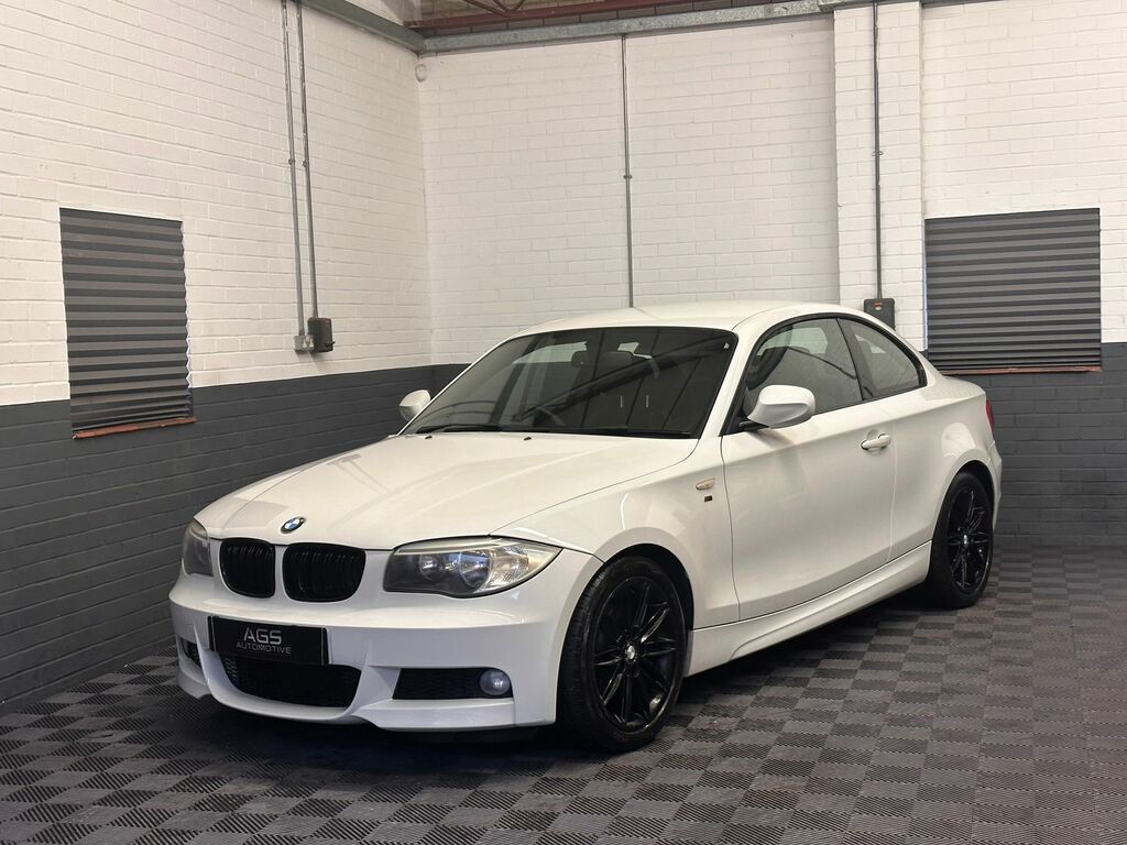 BMW 1 Series 1 Series Hatchback White #2