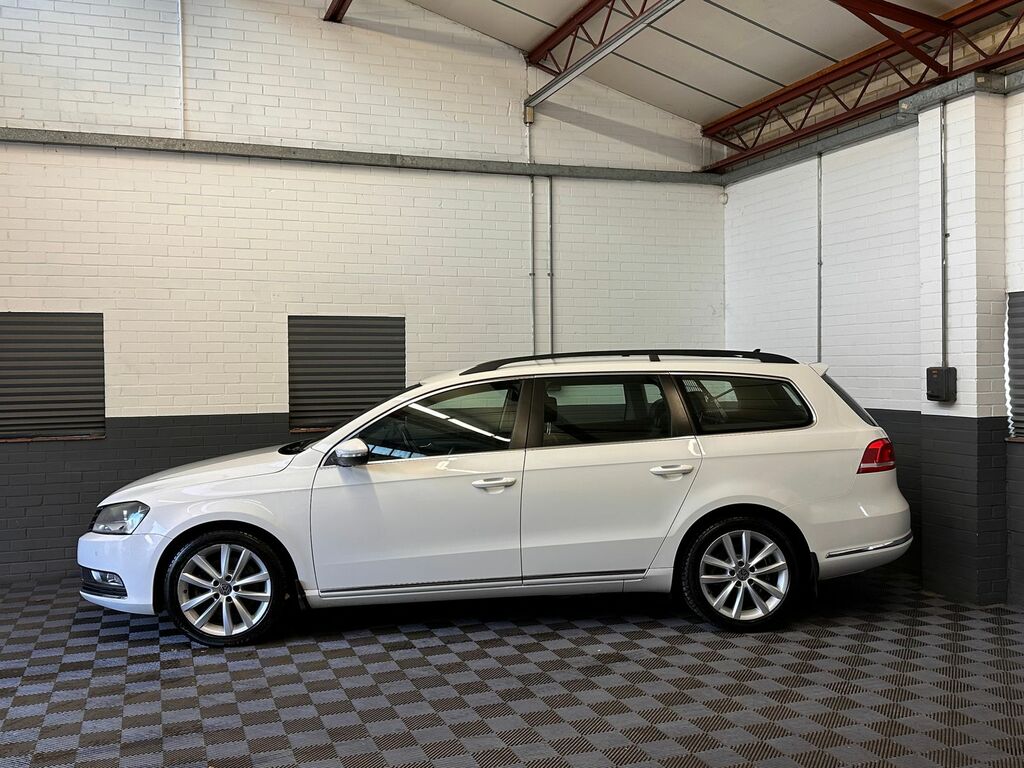 Volkswagen Passat 2.0 Tdi Bluemotion Tech Executive Estate Diese PK14CWA White #3