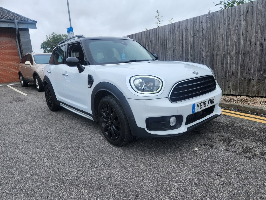Mini Countryman Cooper 1.5 Cooper YE18XMK White #2