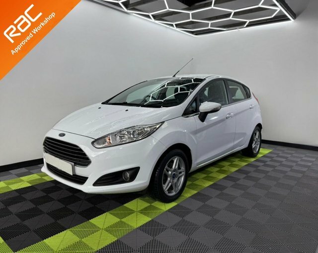 Ford Fiesta 1.25 Zetec Hatchback MX63LHN White
