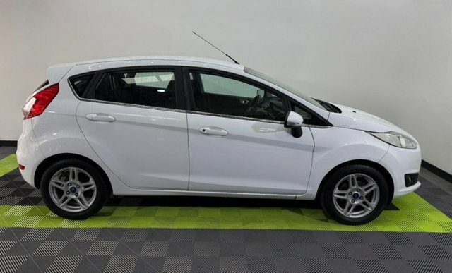 Ford Fiesta 1.25 Zetec Hatchback MX63LHN White #6