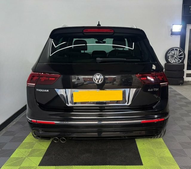 Volkswagen Tiguan 2.0 Tdi Bluemotion Tech DL66FLY Black #4