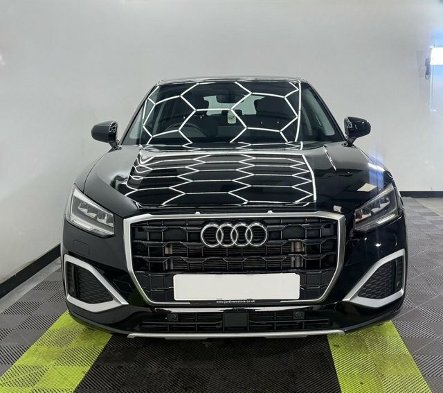 Audi Q2 1.0 Tfsi 30 Sport MV73ZYA Black #3
