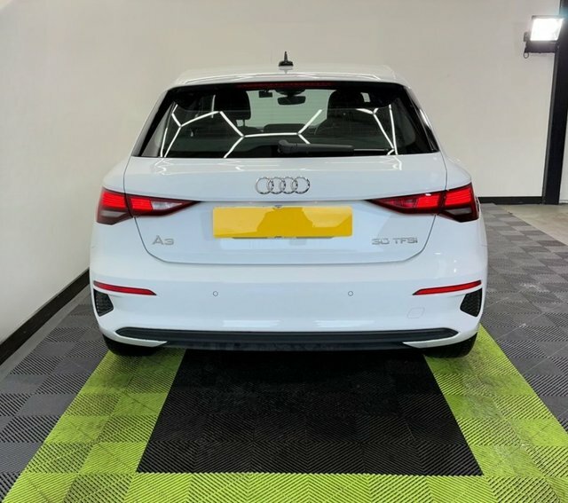 Audi A3 1.0 Tfsi 30 Technik RJ73UPG White #4