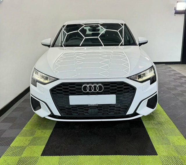 Audi A3 1.0 Tfsi 30 Technik RJ73UPG White #3