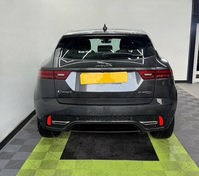 Jaguar E-Pace 1.5 P300e 12.17Kwh R-dynamic MC21ZSL Grey #4