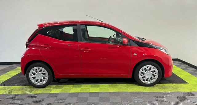 Toyota Aygo 1.0 Vvt-i X-play Hatchback HJ69GXS Red #6
