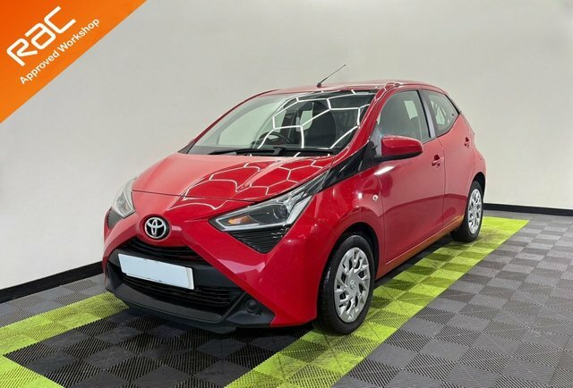 Toyota Aygo 1.0 Vvt-i X-play Hatchback Red