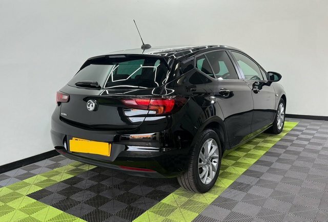 Vauxhall Astra 1.5 Turbo D Business DV20LUB Black #2