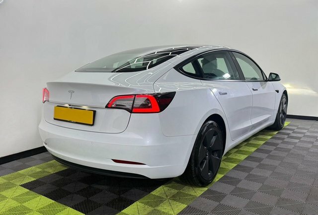 Tesla Model 3 Standard Range Plus Saloon MM21AWA White #2
