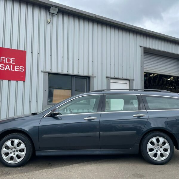 Honda Accord Estate #3