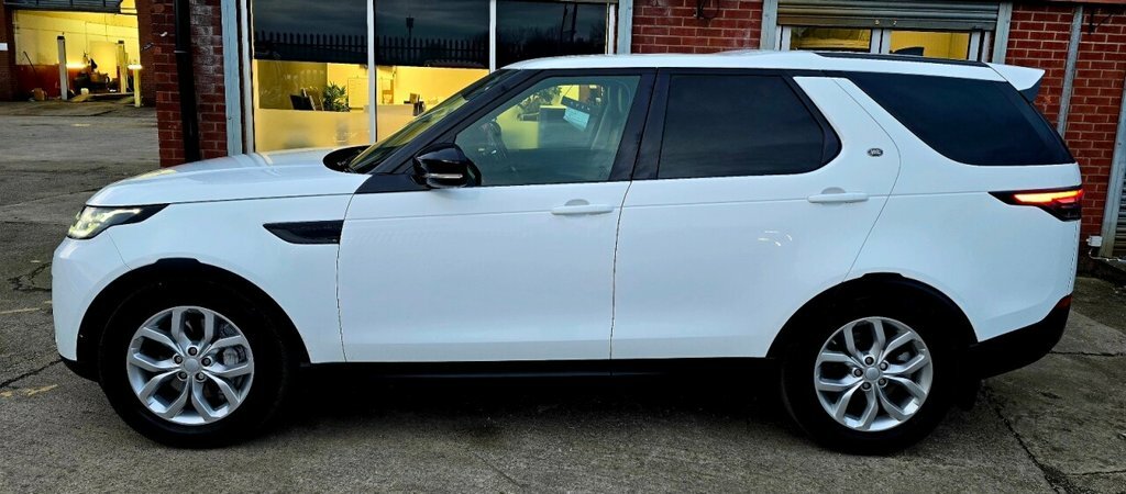 Land Rover Discovery 3L Se PE19UOT White #4