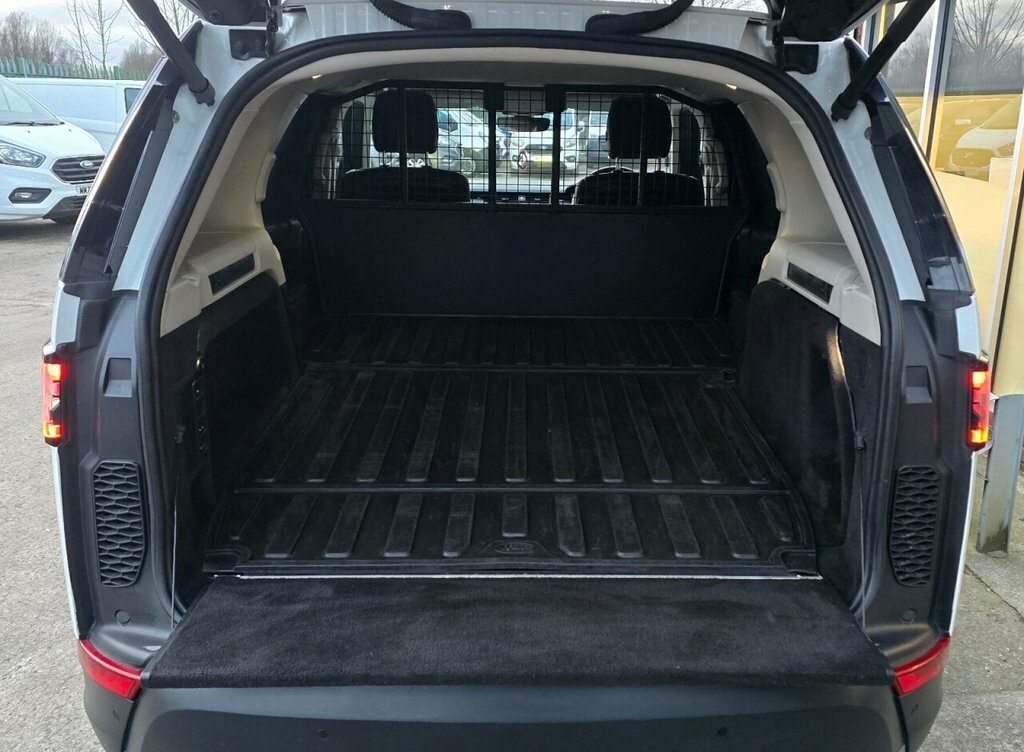 Land Rover Discovery 3L Se PE19UOT White #2