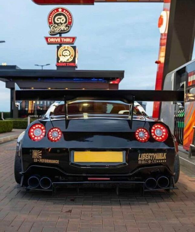 Nissan GT-R 3.8L Premium Edition Coupe Se Red #2