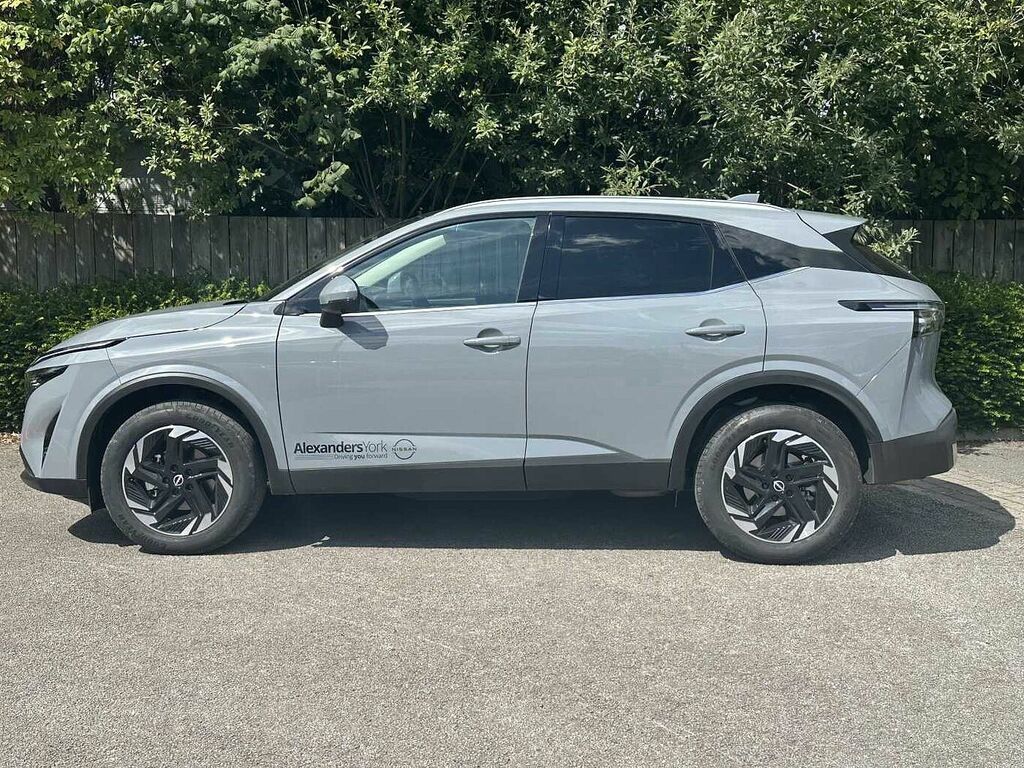 Nissan Qashqai 1.3 Dig-t Mh 158 N-connecta YK25VLU Grey #4