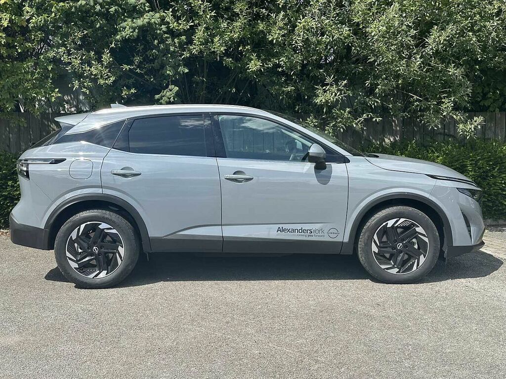 Nissan Qashqai 1.3 Dig-t Mh 158 N-connecta YK25VLU Grey #5