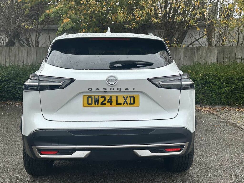 Nissan Qashqai 1.3 Dig-t Mh N-connecta OW24LXD White #6