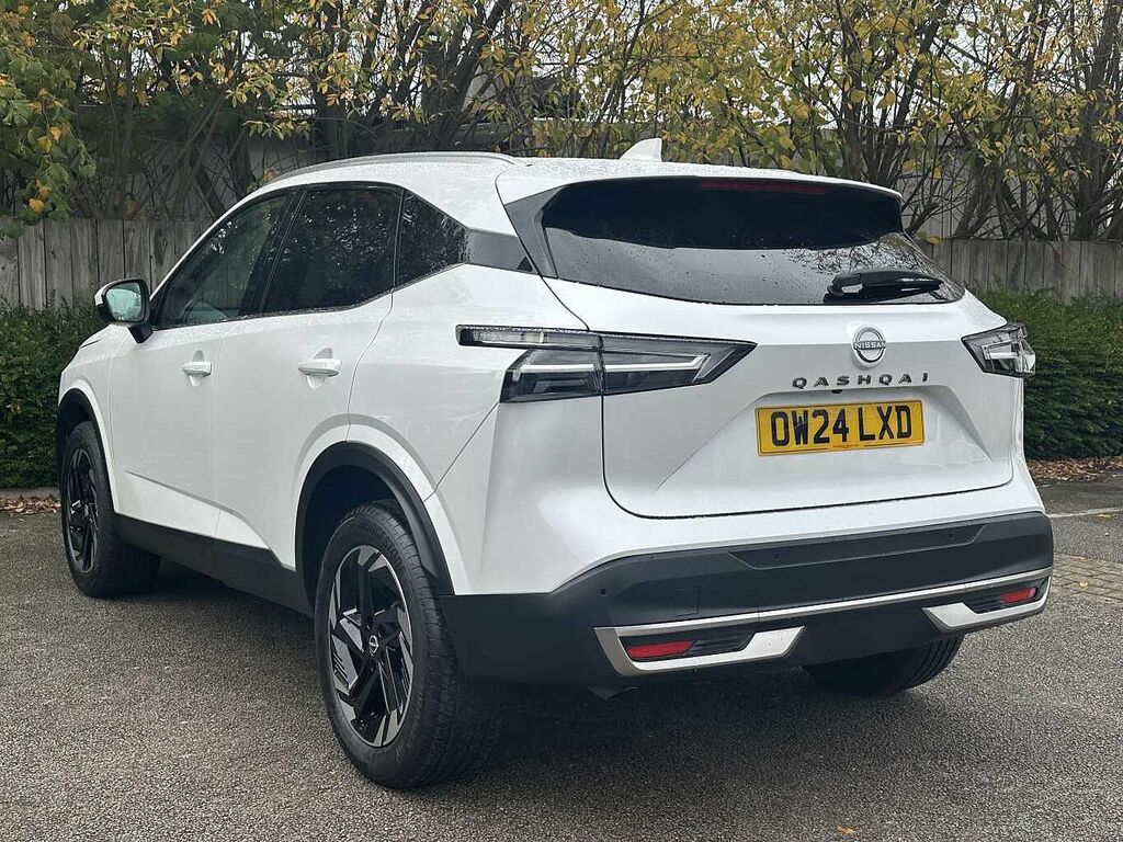 Nissan Qashqai 1.3 Dig-t Mh N-connecta OW24LXD White #5
