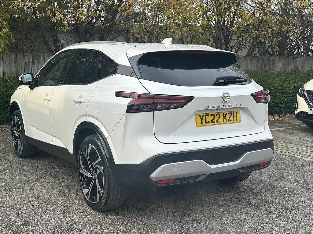 Nissan Qashqai 1.3 Dig-t Mh 158 Tekna YC22KZH White #5