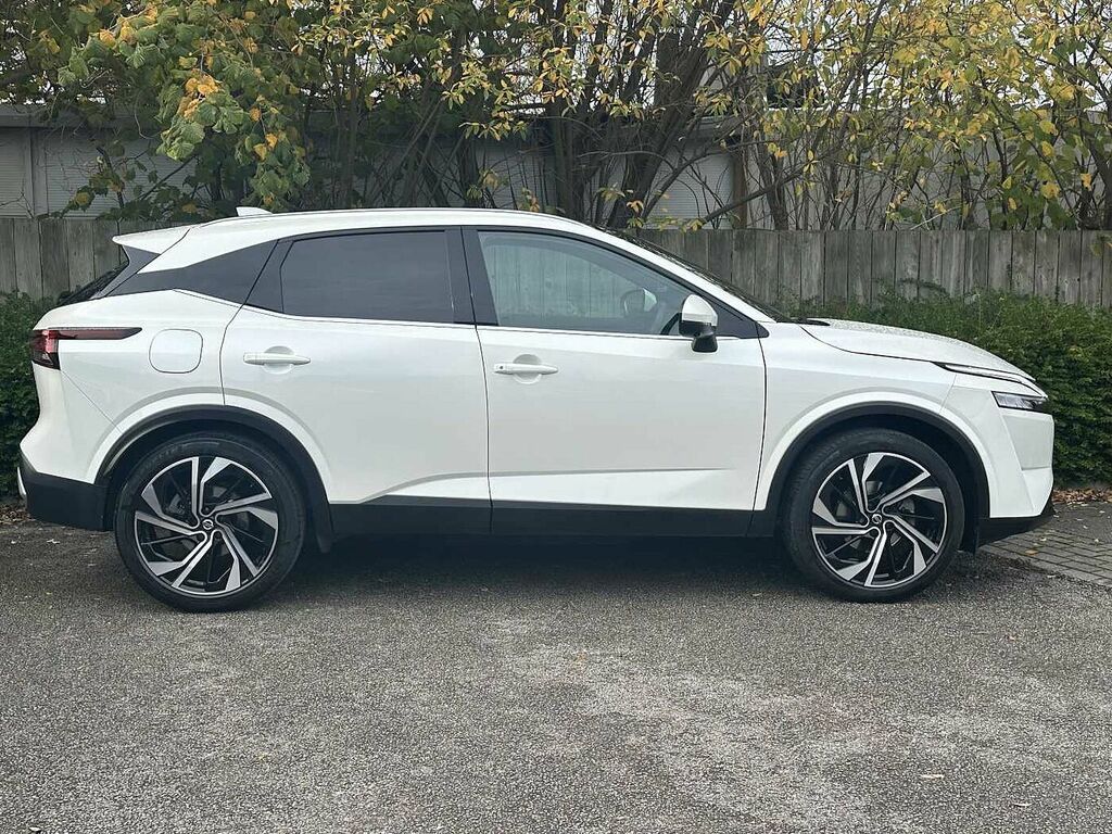 Nissan Qashqai 1.3 Dig-t Mh 158 Tekna YC22KZH White #3