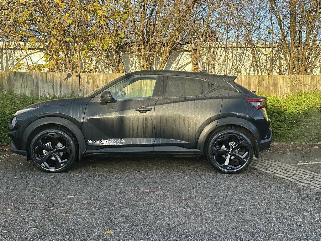 Nissan Juke 1.6 Hybrid Tekna YK75SXG Black #4