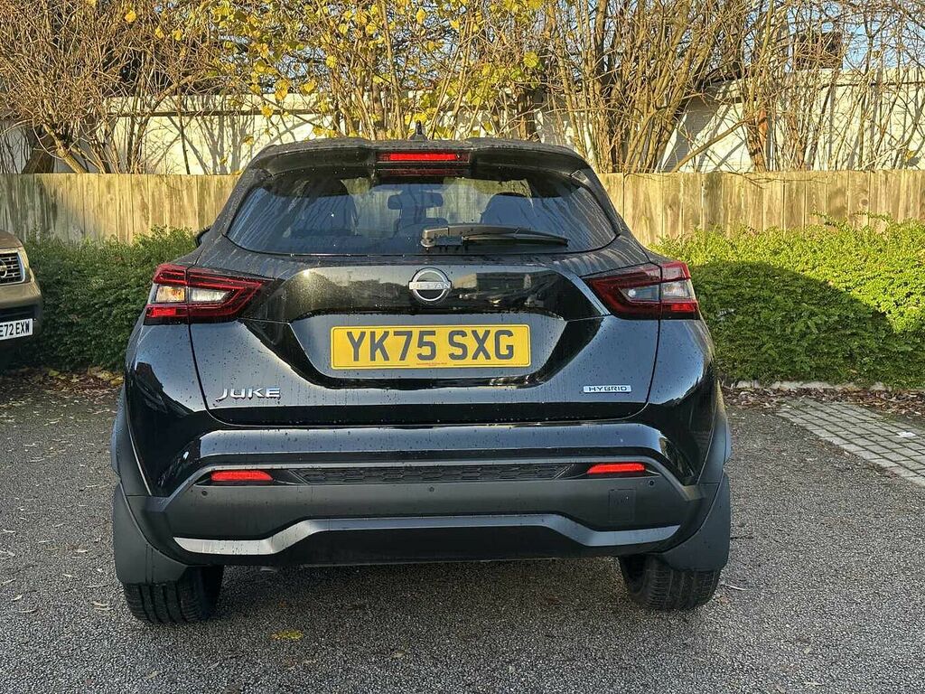 Nissan Juke 1.6 Hybrid Tekna YK75SXG Black #6