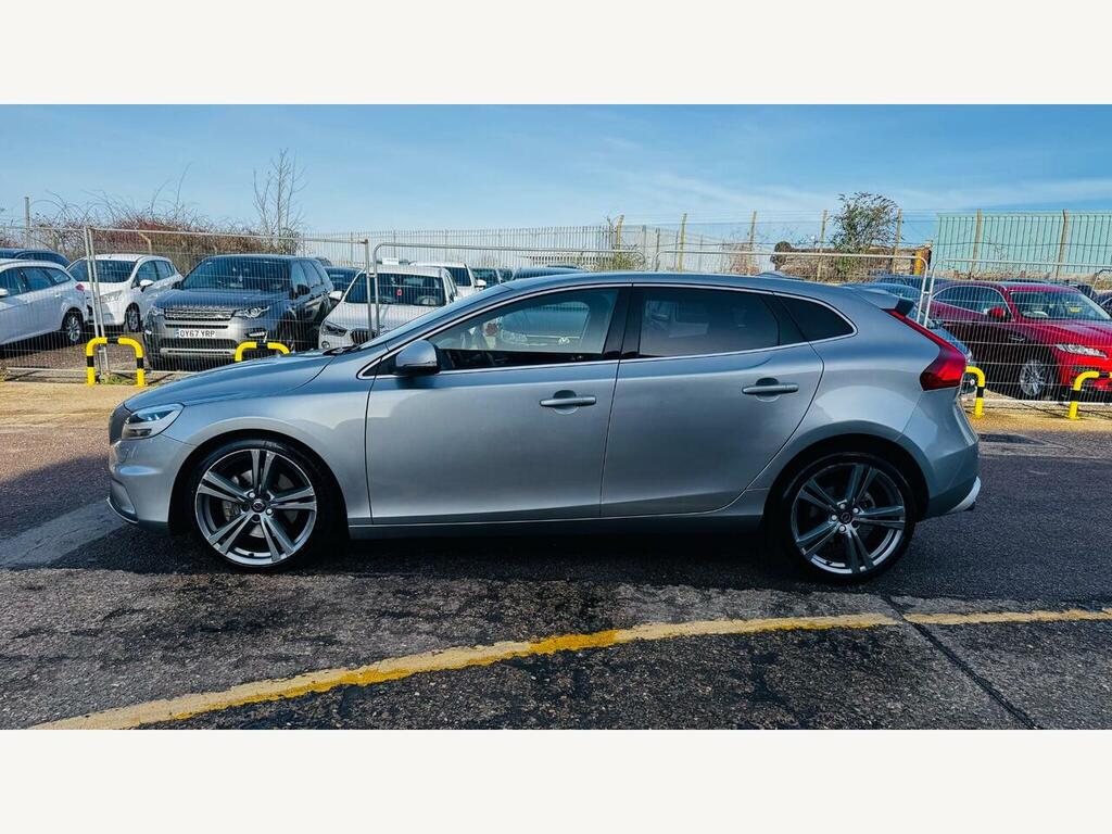 Volvo V40 Diesel KJ66CDF #5