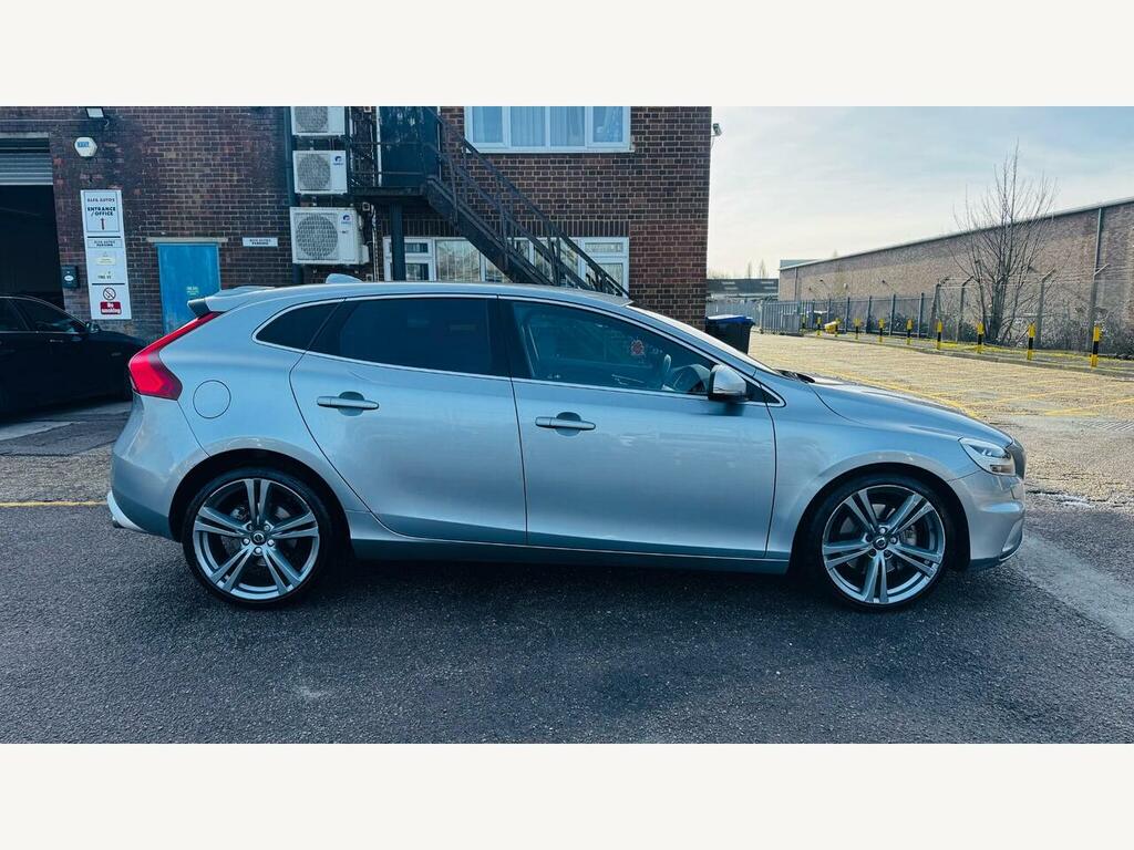 Volvo V40 Diesel KJ66CDF #4