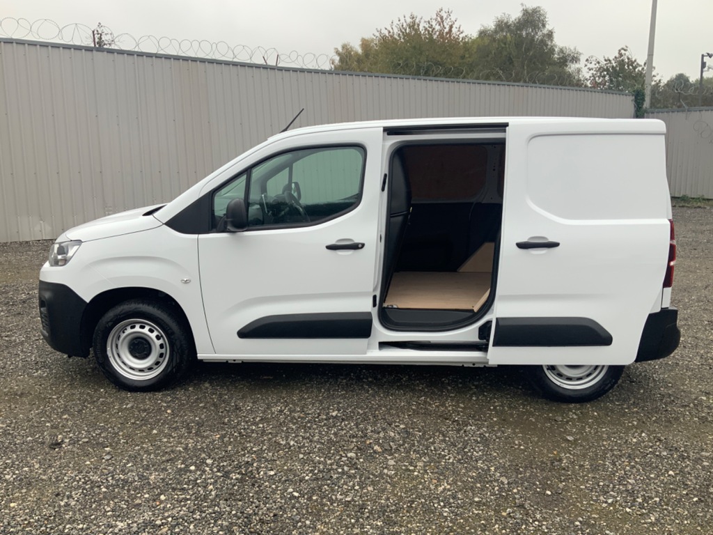 Citroen Berlingo 650 Enterprise Edition 1.5 100Bhp L1h1 M Bluehdi White #4