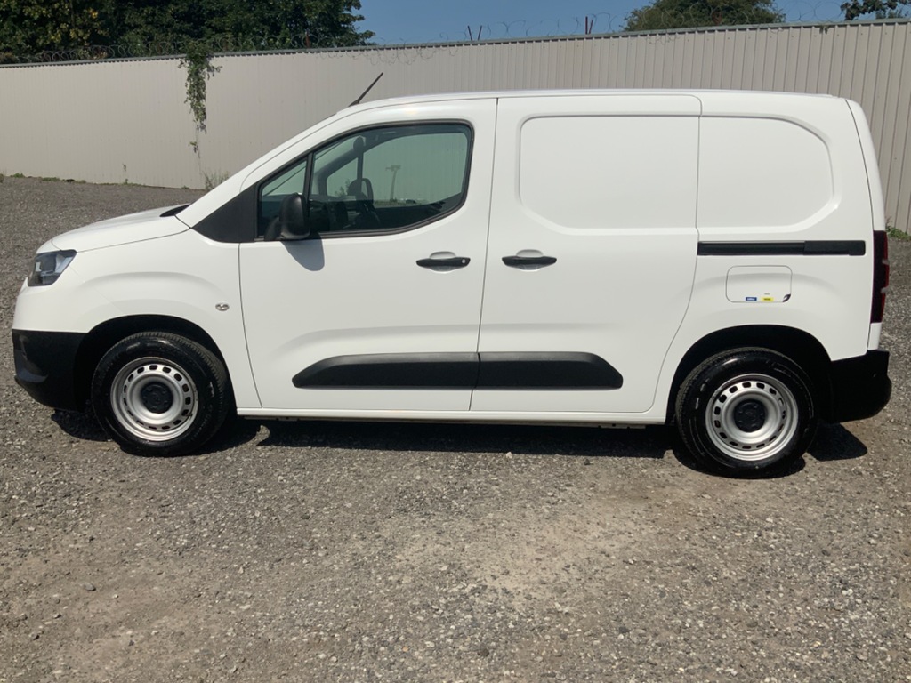 Toyota Proace City Active 1.5 100 Turbo D L1h1 Swb Air Con YP22WDU White #4