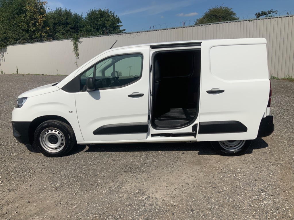 Toyota Proace City Active 1.5 100 Turbo D L1h1 Swb Air Con YP22WDU White #5