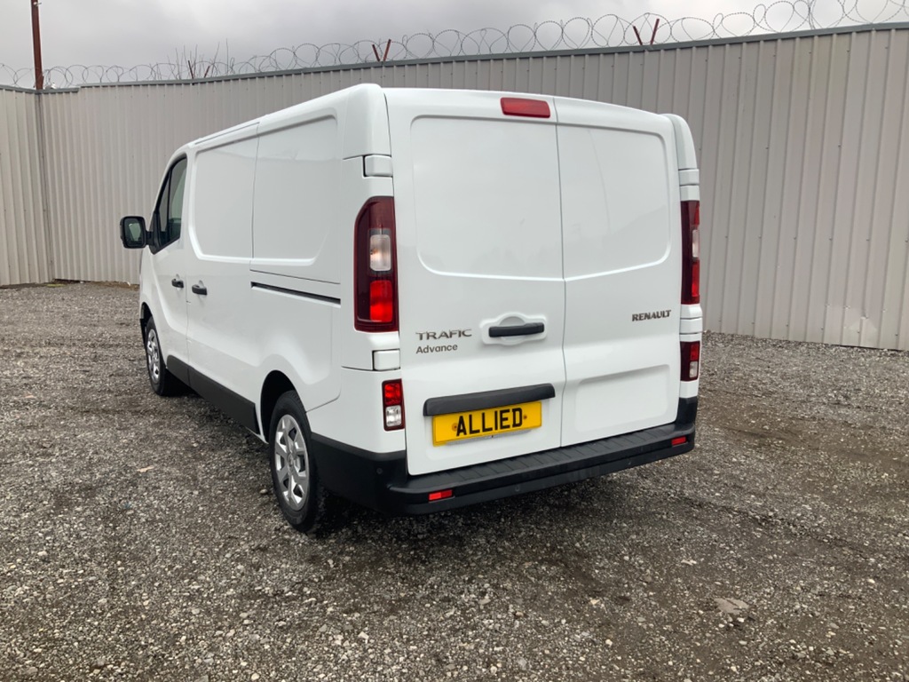 Renault Trafic 2.0 130Bhp Dci Sl30 Advance Air Con Cruise C MM73KFV White #6