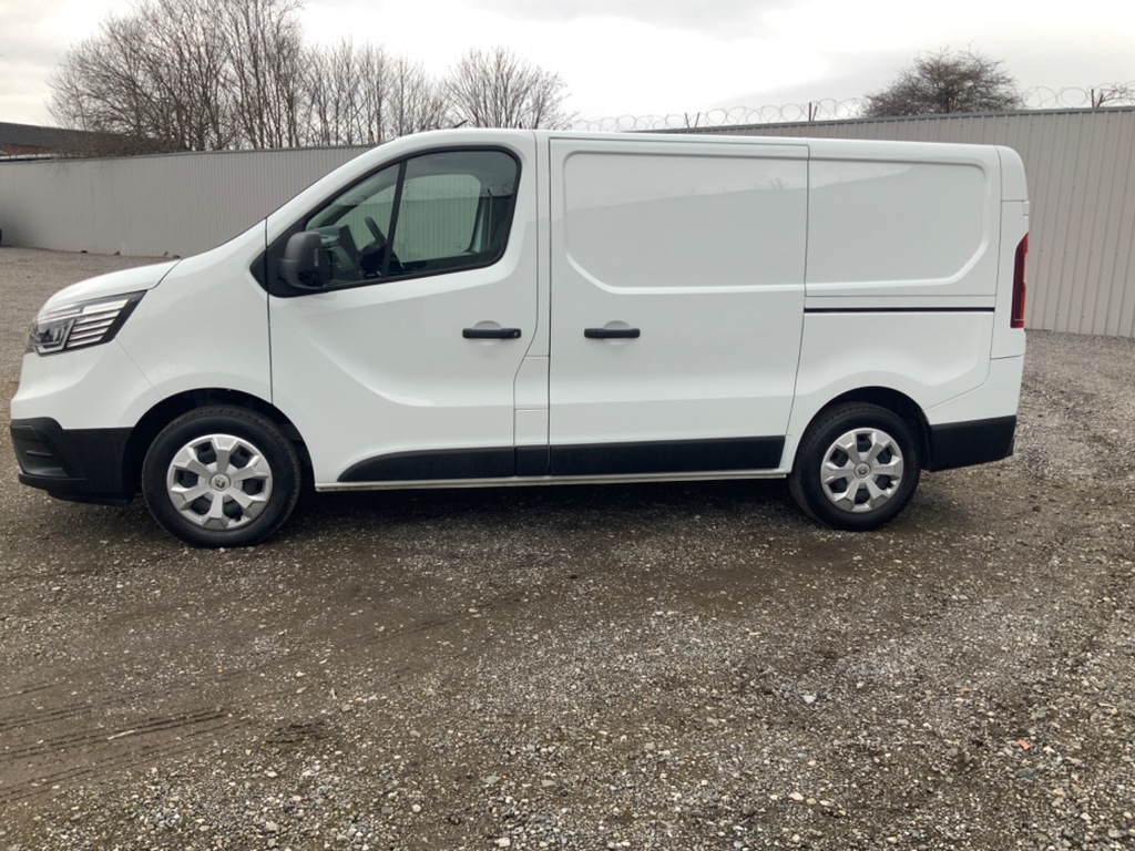 Renault Trafic 2.0 130Bhp Dci Sl30 Advance Air Con Cruise C MM73KFV White #4