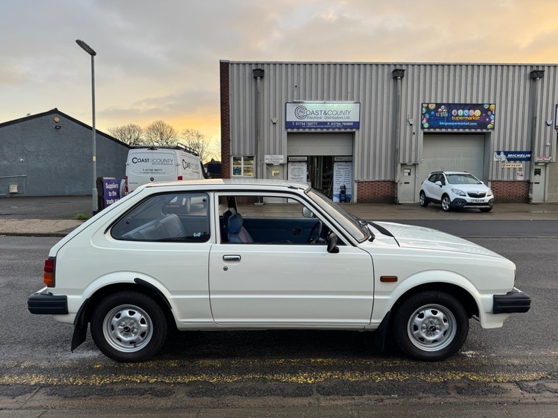 Honda Civic Hatchback White #4