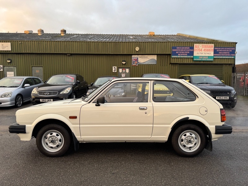 Honda Civic Hatchback White #3