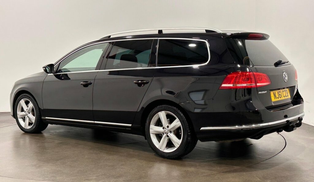 Volkswagen Passat Estate NJ61CZB Black #4