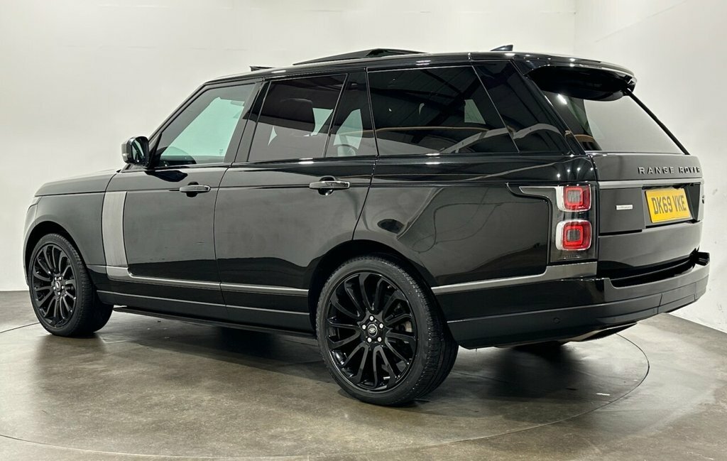 Land Rover Range Rover 4.4L Autobiography 5dr DK69VKE Black #3