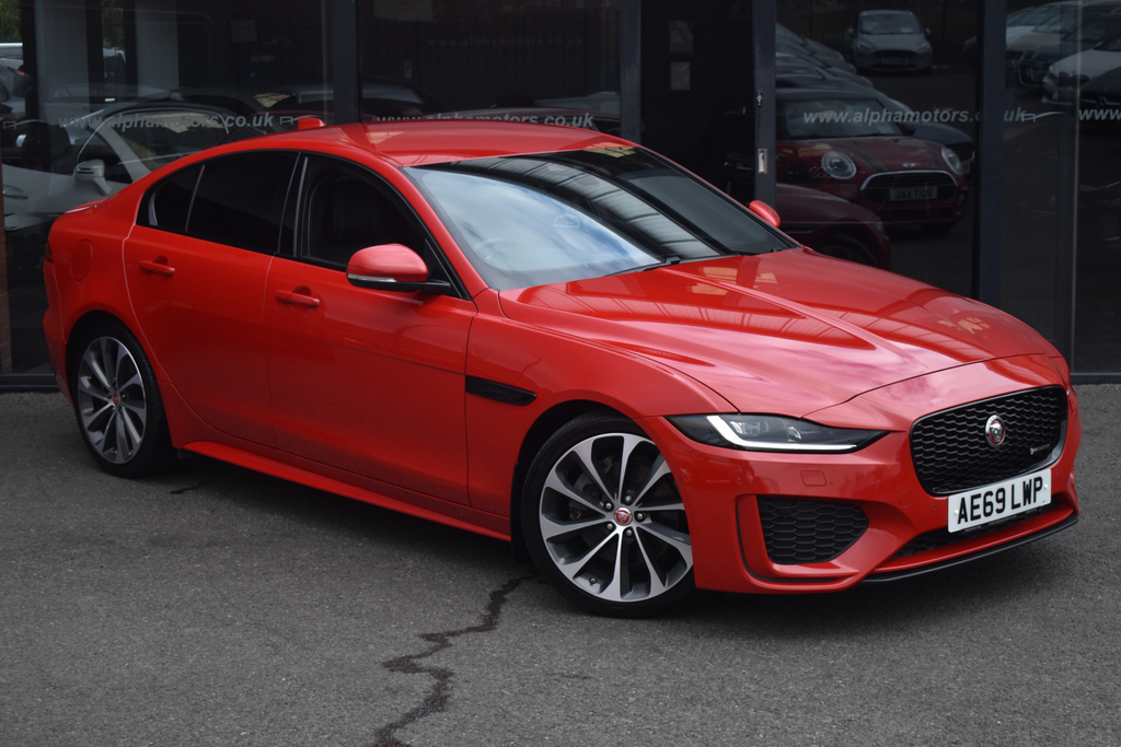 Jaguar XE 2.0 D180 R-dynamic Se Saloon Euro Red