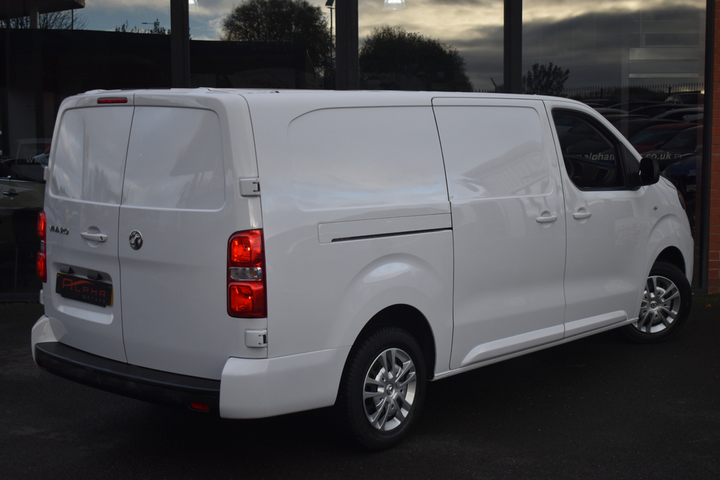 Vauxhall Vivaro 1.5 Turbo D 2900 Sportive Panel Van 6Dr Man DV72WUJ White #5