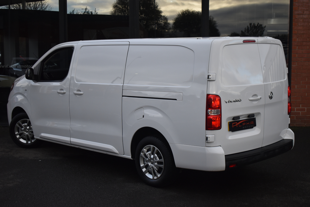 Vauxhall Vivaro 1.5 Turbo D 2900 Sportive Panel Van 6Dr Man DV72WUO White #2