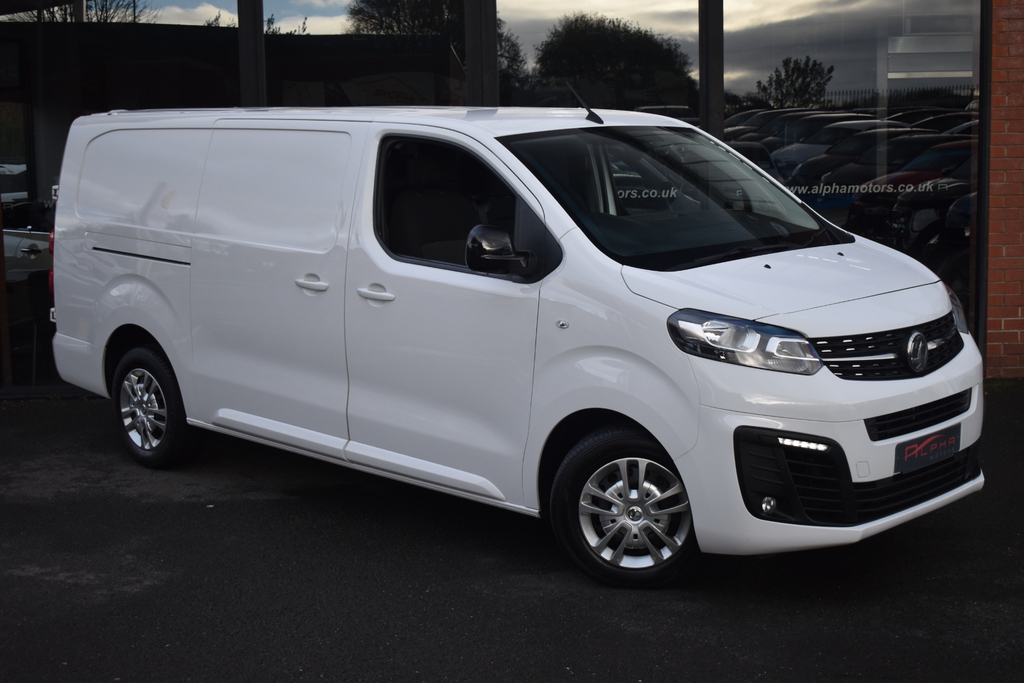 Vauxhall Vivaro 1.5 Turbo D 2900 Sportive Panel Van 6Dr Man White