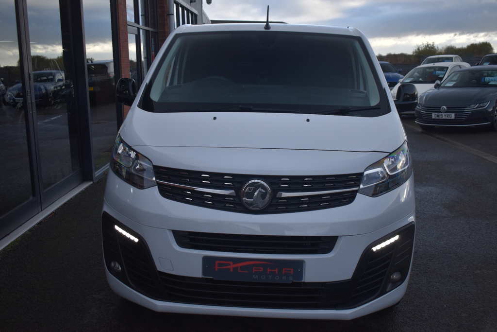 Vauxhall Vivaro 1.5 Turbo D 2900 Sportive Panel Van 6Dr Man DV72WUO White #3
