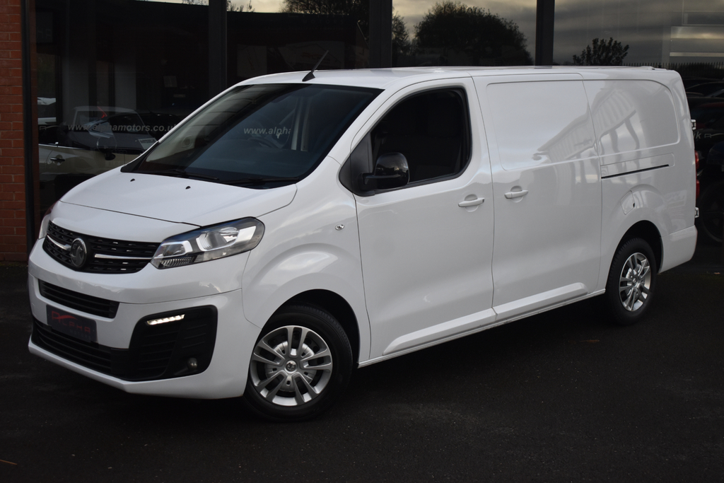 Vauxhall Vivaro 1.5 Turbo D 2900 Sportive Panel Van 6Dr Man DV72WUO White #4