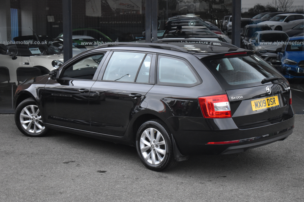Skoda Octavia 1.6 Tdi S Hatchback Euro 6 Ss MX19DSR #2