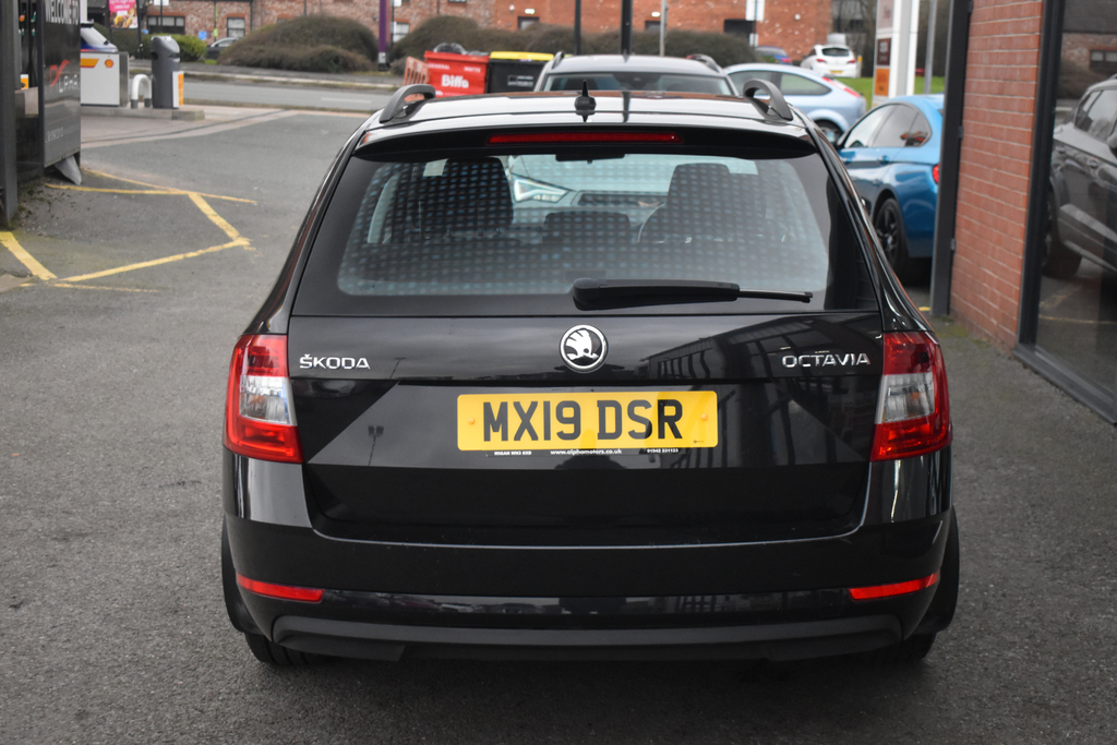 Skoda Octavia 1.6 Tdi S Hatchback Euro 6 Ss MX19DSR #6