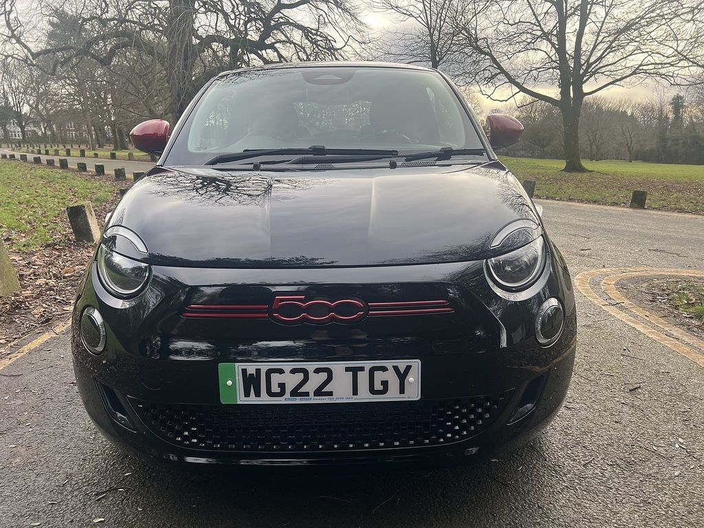 Fiat 500E Red 202222 Black